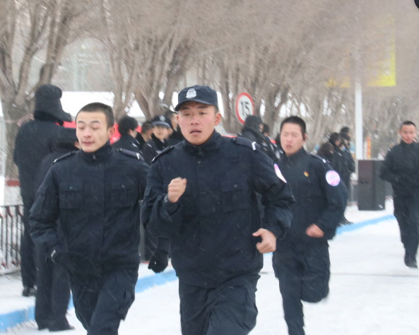 新疆大學(xué)生公益跑活動(dòng)走進(jìn)新疆司法警官學(xué)校